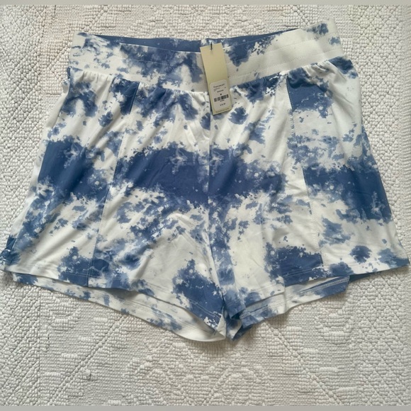 TRIXXI Women's Tie Dye shorts bermudas Elastic waistine White Blue medium NWT - Picture 1 of 6
